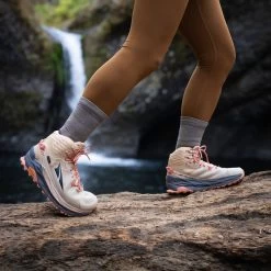 Altra Dames Olympus 5 Hike Mid GTX Schoenen -RenSnel OutdoorSchoenen Hub iview 3011181 010 pic8